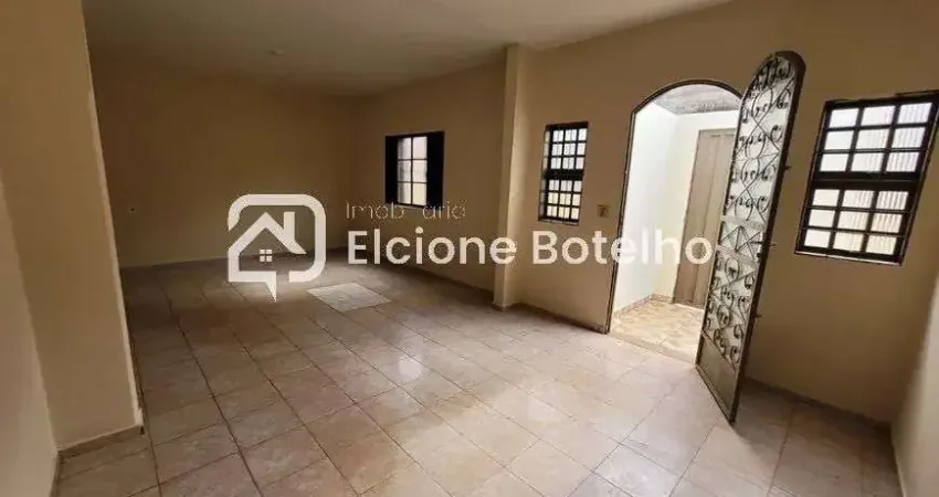 Casa para locação de aprox. 220 m², com 5 quartos, no bairro Custodio Pereira - Uberlândia - MG