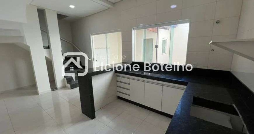 Casa para locação de aprox. 150 m², com 3 quartos, no bairro Alto Umuarama - Uberlândia - MG