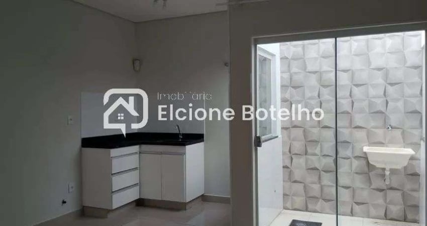 Casa para locação de aprox. 55 m², com 2 quartos, no bairro Nossa Srª Aparecida - Uberlândia - MG