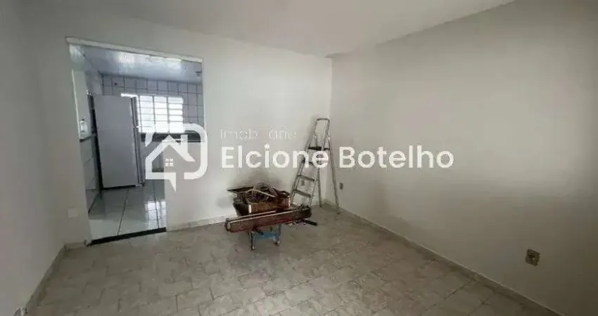 Casa para locação de aprox. 120 m², com 2 quartos, no bairro Nossa Senhora Aparecida - Uberlândia