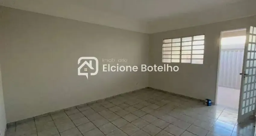 Casa para locação de aprox. 120 m², com 3 quartos, no bairro Santa Mônica - Uberlândia - MG