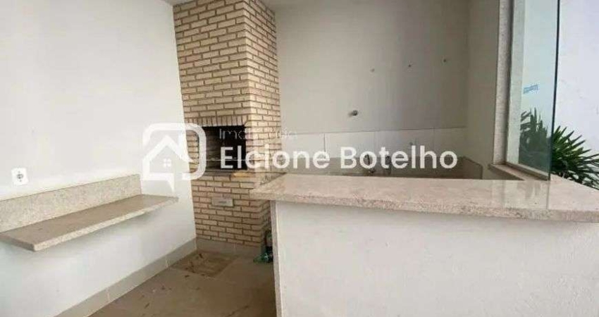 Casa para locação de aprox. 275 m², com 3 quartos, no bairro Santa Rosa - Uberlândia - MG