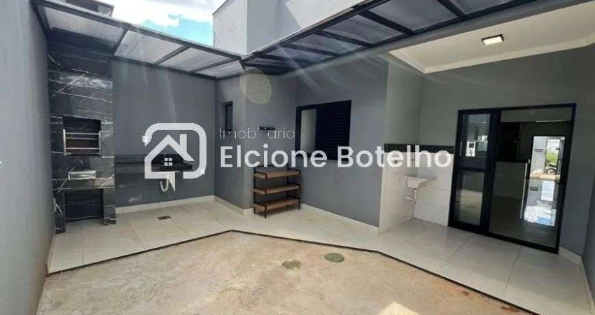 Casa para locação de aprox. 121 m², com 3 quartos, 1 suíte, no bairro Novo Mundo - Uberlândia - MG