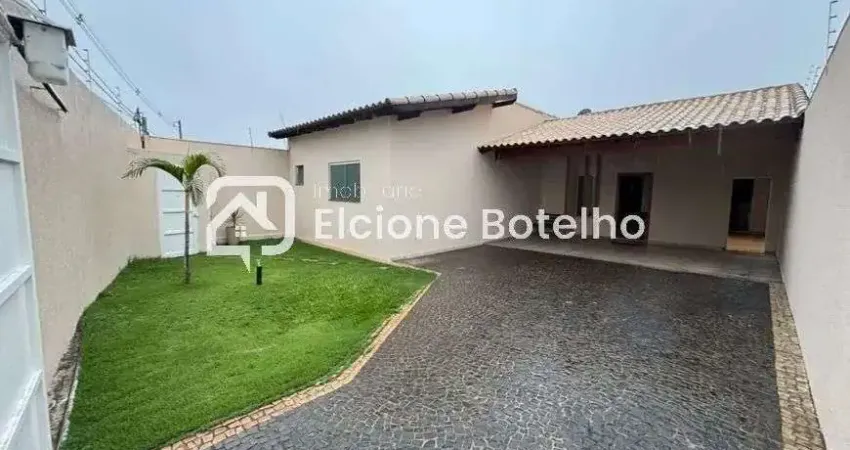 Casa para locação de aprox. 190 m², com 4 quartos, no bairro Alto Umuarama - Uberlândia - Mg