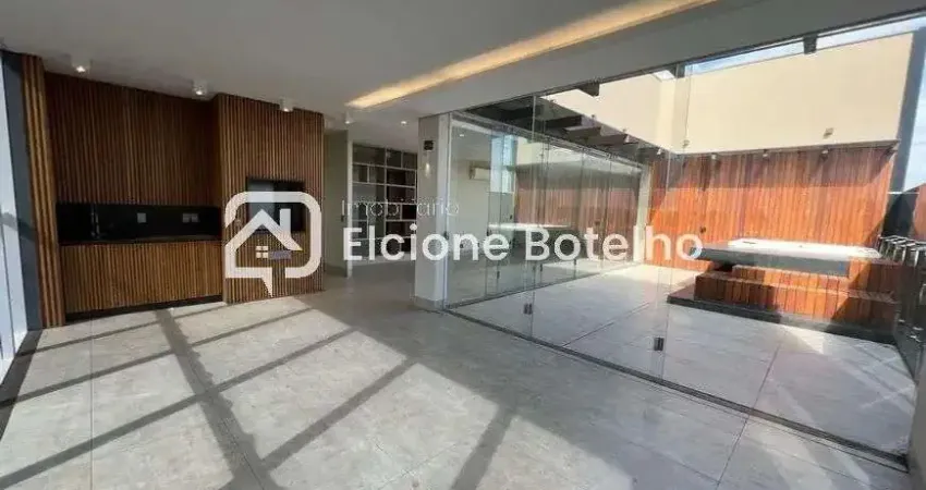 Cobertura para locação de aprox. 270m², com 4 quartos, no bairro Tubalina - Uberlândia - MG