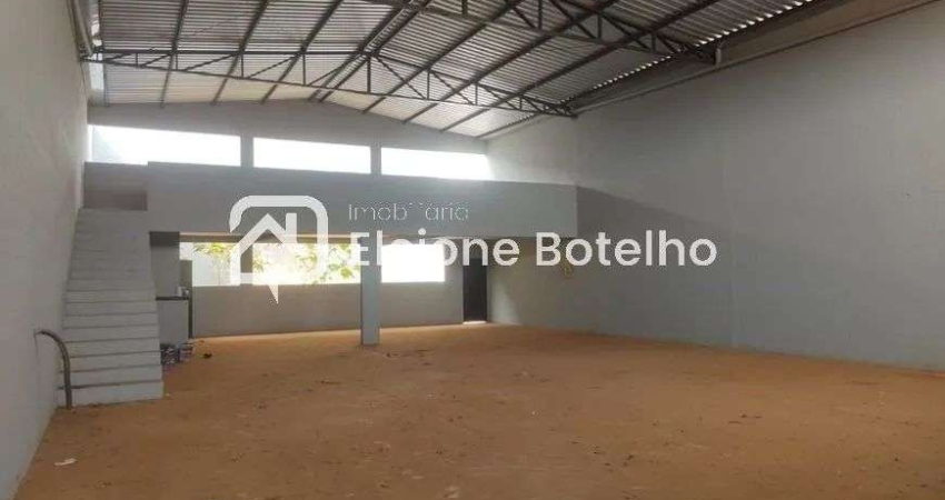 Barracão comercial para locação de aprox. 240 m², no bairro Novo Mundo - Uberlândia - MG