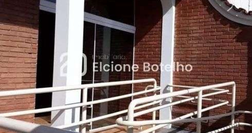 Casa comercial para locação de aprox. 350 m², com 1 quarto, no bairro Nossa Senhora Aparecida
