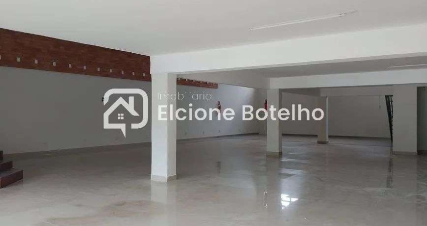 Cômodo para locação de aprox. 280 m², 2 banheiros, no bairro Centro - Uberlândia - Mg