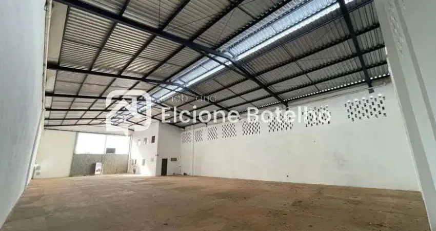 Galpão comercial para locação de aprox. 514 m², com mezanino, no bairro Novo Mundo - Uberlândia - MG