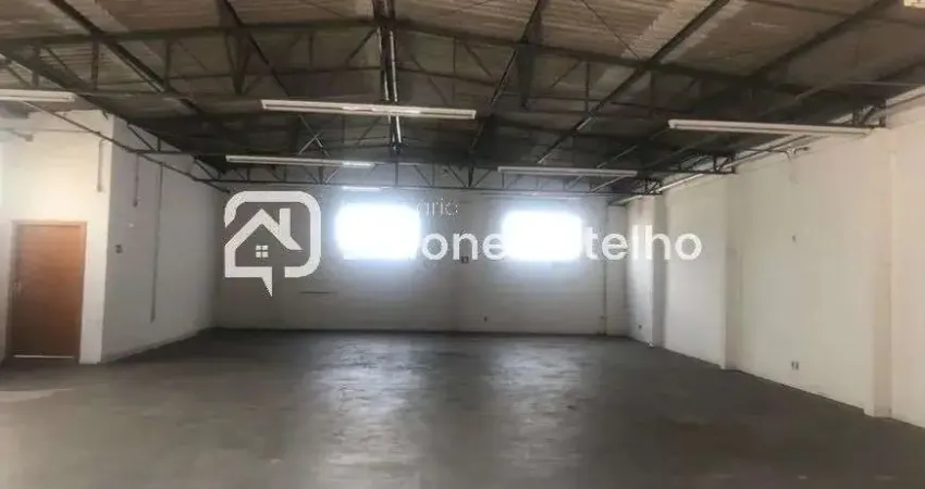 Loja para locação de aprox. 1600 m², frente recuada, no bairro Daniel Fonseca - Uberlândia - MG
