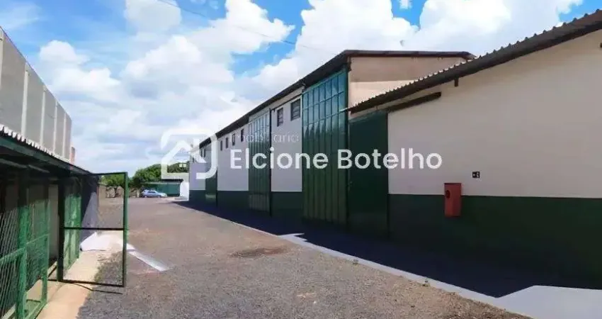 Galpão para locação de aprox. 770 m², com habite-se, no bairro Segismundo Pereira - Uberlândia - MG