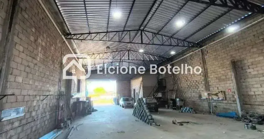 Galpão para locação de aprox. 300 m², frente recuada, no bairro Santa Rosa - Uberlândia - MG