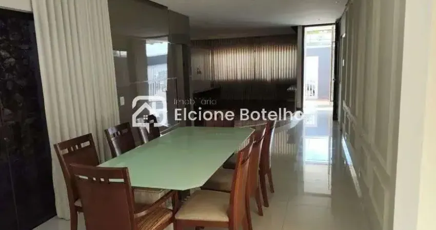 Casa para locação de aprox. 293 m², com 4 quartos, no bairro Brasil - Uberlândia - MG