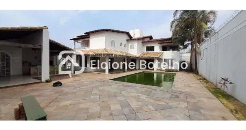 Casa comercial para locação de aprox. 600 m², com 5 quartos, no bairro Umuarama - Uberlândia - MG