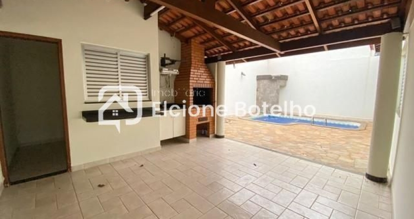Casa para locação de aprox. 250 m², com 5 quartos, no bairro Morada da Colina - Uberlândia - MG