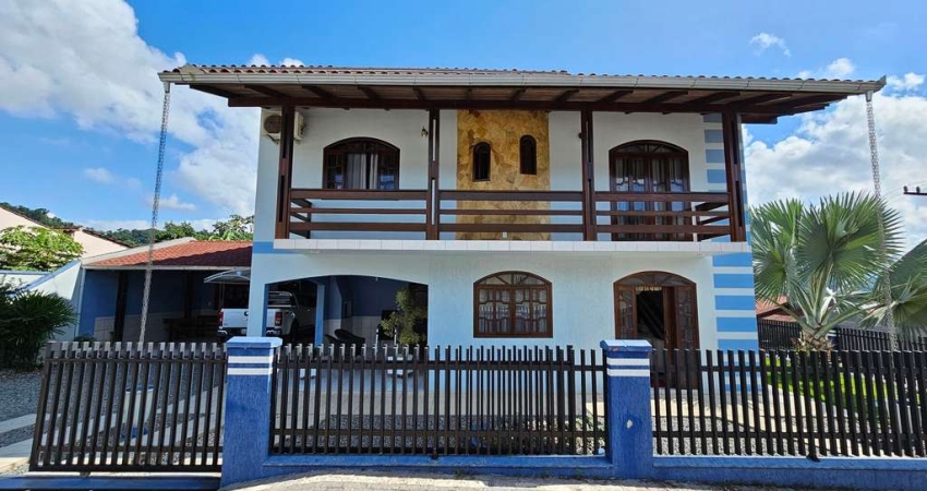 Casa à venda no bairro Estrada Nova em Jaraguá do Sul/SC