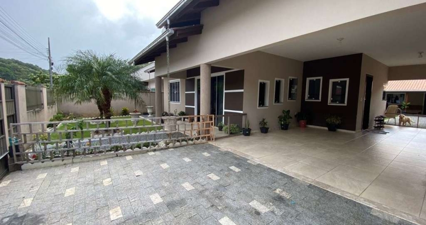 Casa à venda no bairro Tifa Martins em Jaraguá do Sul/SC