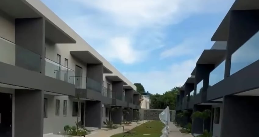 Casas Duplex Prontas em Condomínio Fechado no Planalto - 2/4 - 2 Banheiros - 75m²