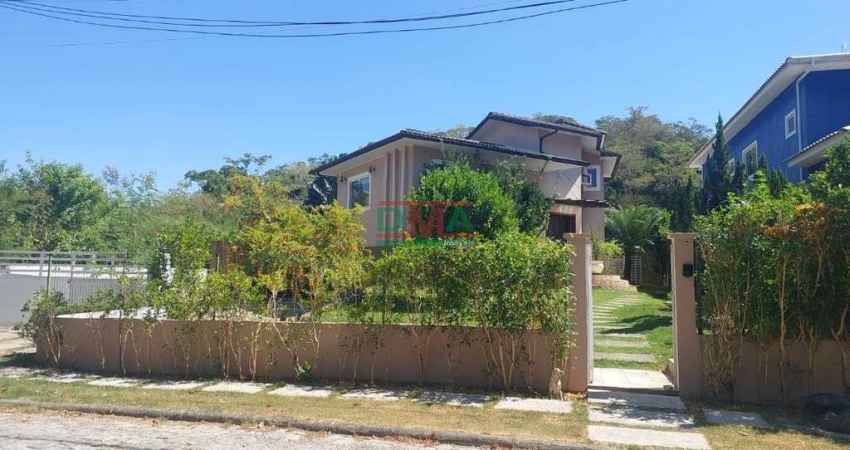 CASA DE CONDOM&#205;NIO - 4 QUARTOS ( 1 SU&#205;TE ) - PISCINA - àREA GOURMET