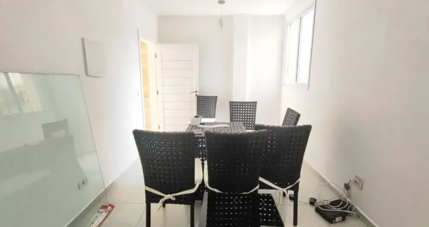Casa Sobreposta baixa de 2 dormitórios(quartos) e quintal Santa Maria em Santos