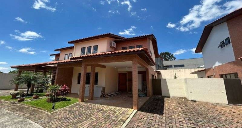 Casa com 3 quartos para alugar na Rua Herculano de Freitas, 803, Jardim Carvalho, Ponta Grossa