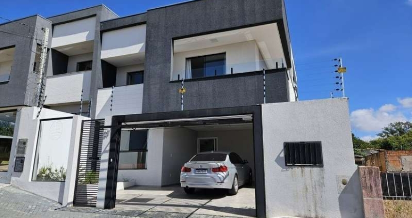 Casa com 3 quartos para alugar na Rua Assaí, 27, Uvaranas, Ponta Grossa