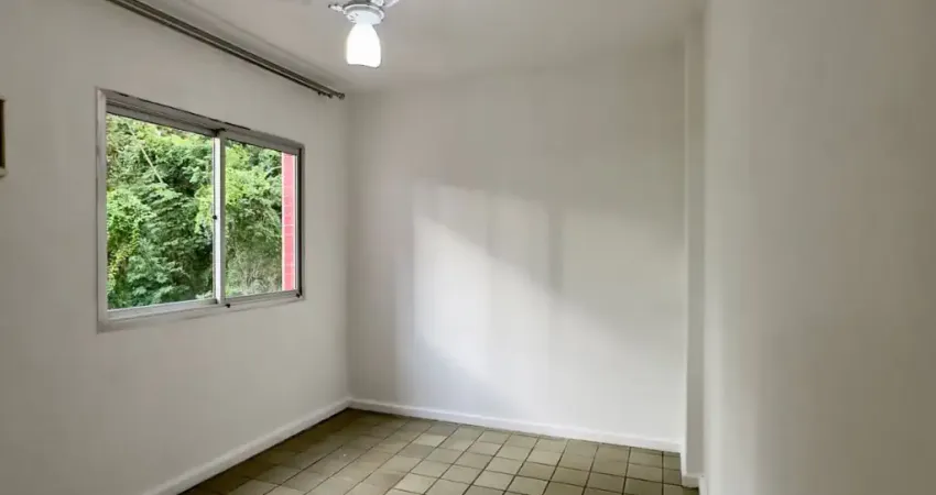 Excelente Potencial no Alto do Itaigara | Apartamento com 109m2 - 3 quartos + dependência