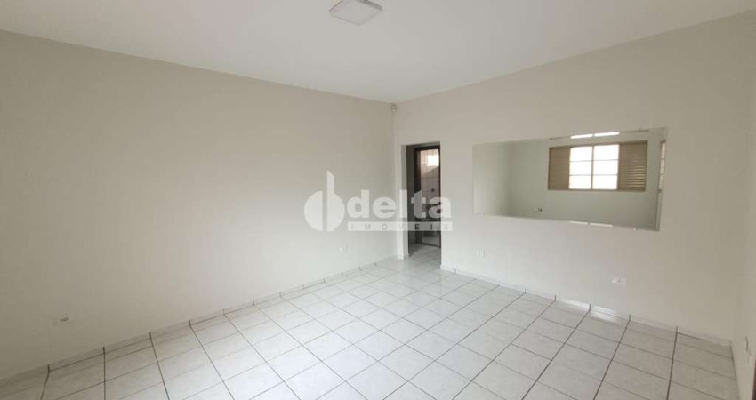 Casa residencial disponível para locação no bairro Brasil em Uberlândia-MG