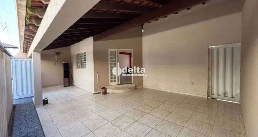 Casa residencial disponível para locação e venda no bairro Jardim Patrícia em Uberlândia-MG