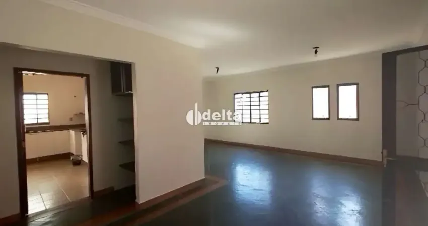 Casa residencial disponível para locação no bairro Santa Mônica em Uberlândia-MG.