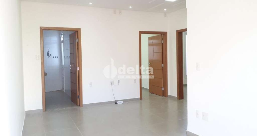 Casa comercial disponível para locação no bairro Lídice em Uberlândia-MG