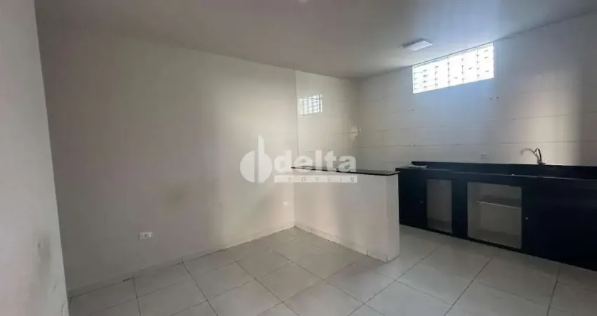 Casa residencial disponível para locação no bairro Santa Rosa em Uberlândia-MG