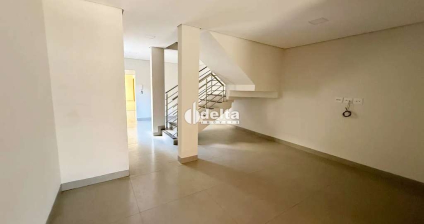 Casa residencial disponível para locação no bairro Novo Mundo em Uberlândia-MG.