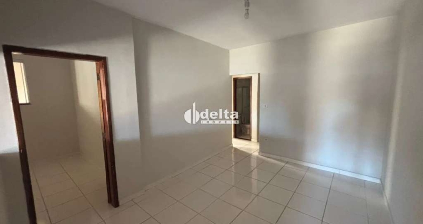 Casa residencial disponível para locação no bairro Martins em Uberlândia-MG