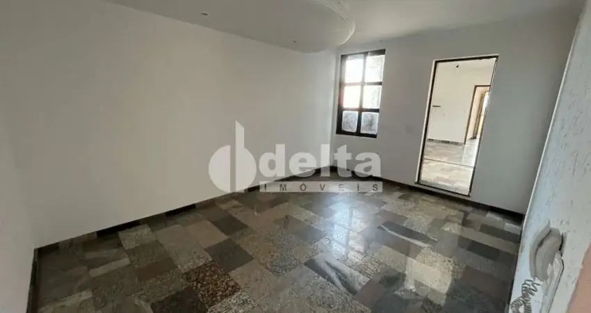 Casa comercial disponível para locação no bairro martins em uberlândia-mg