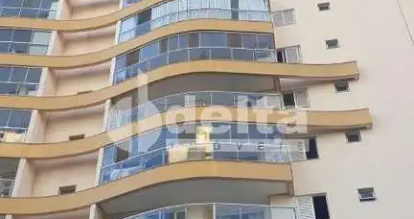 Apartamento com 3 quartos para alugar no Centro, Uberlândia 