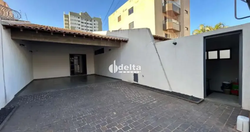 Casa residencial disponível no bairro tabajaras em uberlândia-mg.