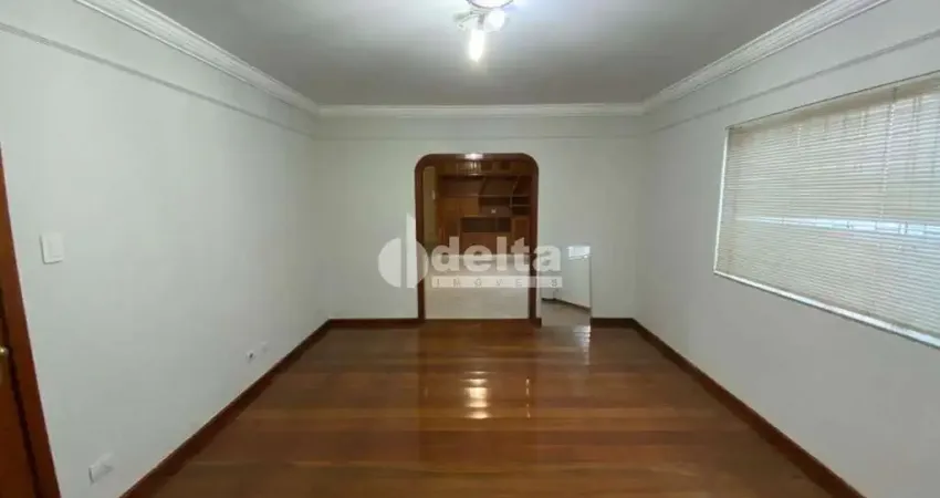 Casa residencial disponível para locação e venda no bairro Centro em Uberlândia-MG