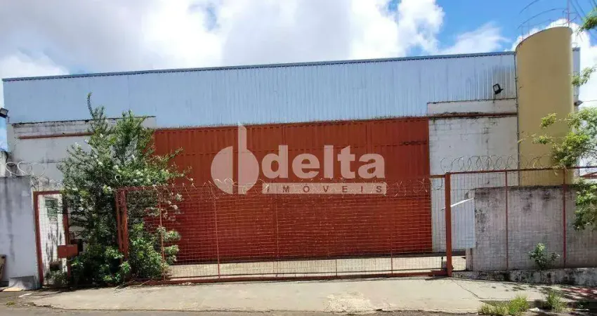 Galpão disponível para locação no bairro Custódio Pereira em Uberlândia-MG