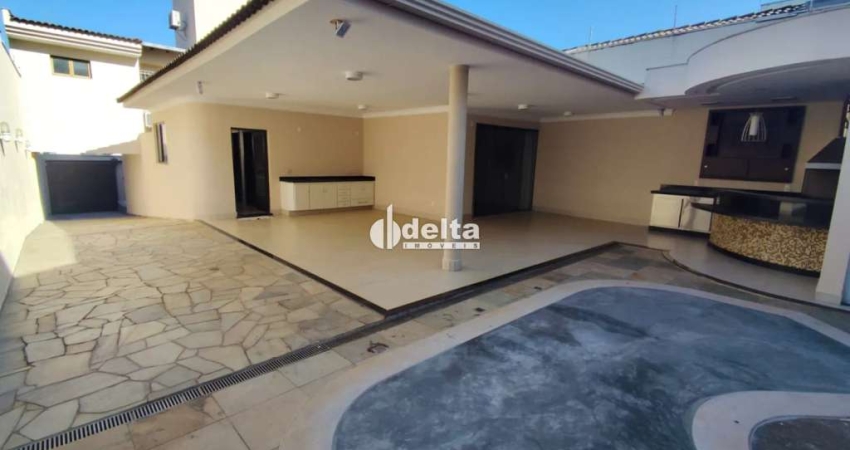 Casa residencial disponível para locação no bairro Lidice em Uberlândia-MG
