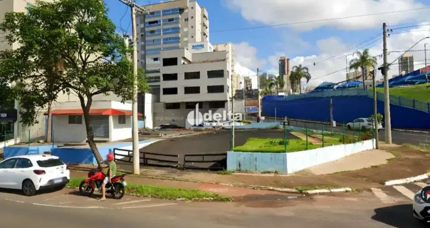 Terreno disponível no bairro Tabajaras em Uberlândia-MG