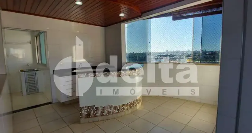 Cobertura disponível para locação no bairro Santa Mônica em Uberlândia-MG