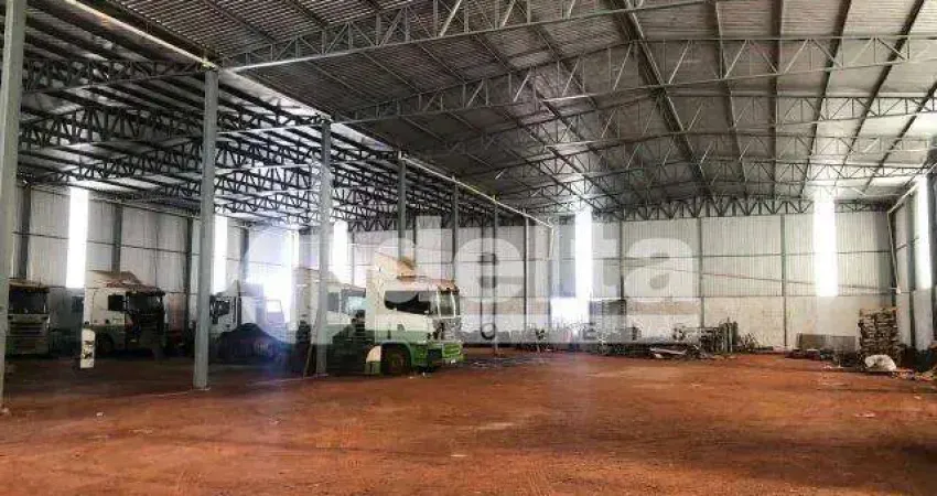 Galpão disponível para locação e venda na Zona Rural de Uberlândia em Uberlândia-MG