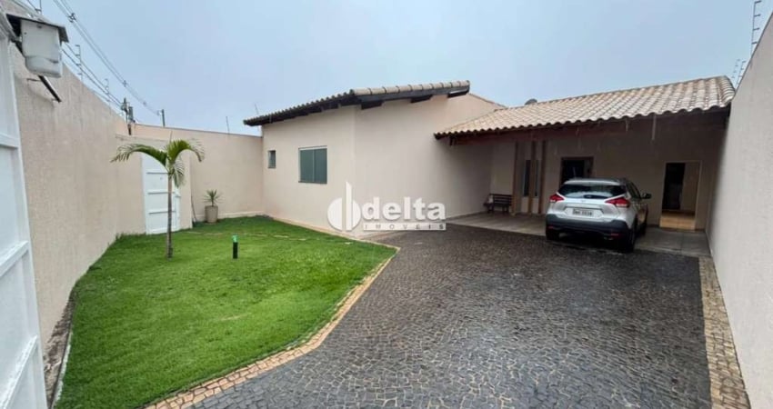 Casa disponível para locação e venda no bairro Alto Umuarama em Uberlândia-MG