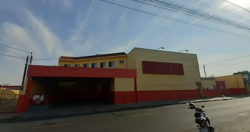 Loja disponível para locação no bairro Marta Helena em Uberlândia-MG.