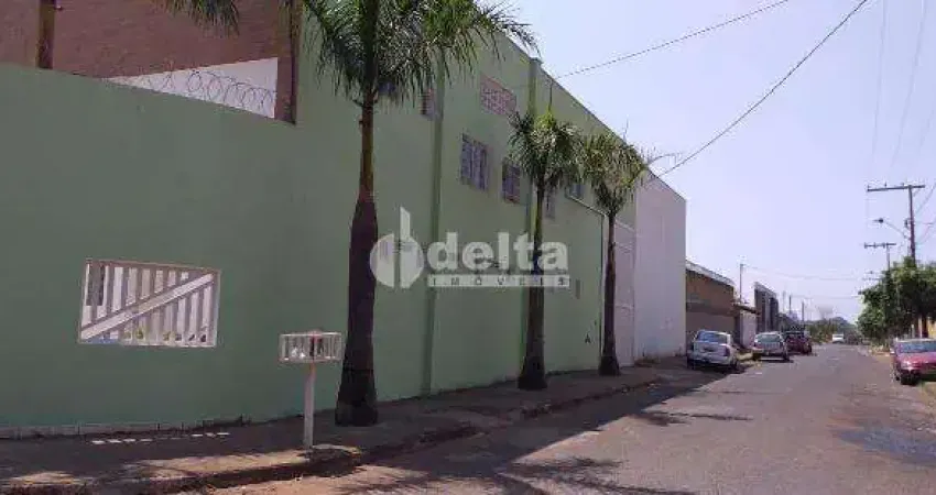 Galpão disponível para locação no bairro santa rosa em uberlândia-mg
