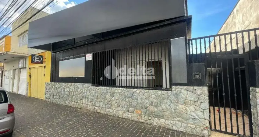Casa comercial disponível para locação no bairro Nossa Senhora