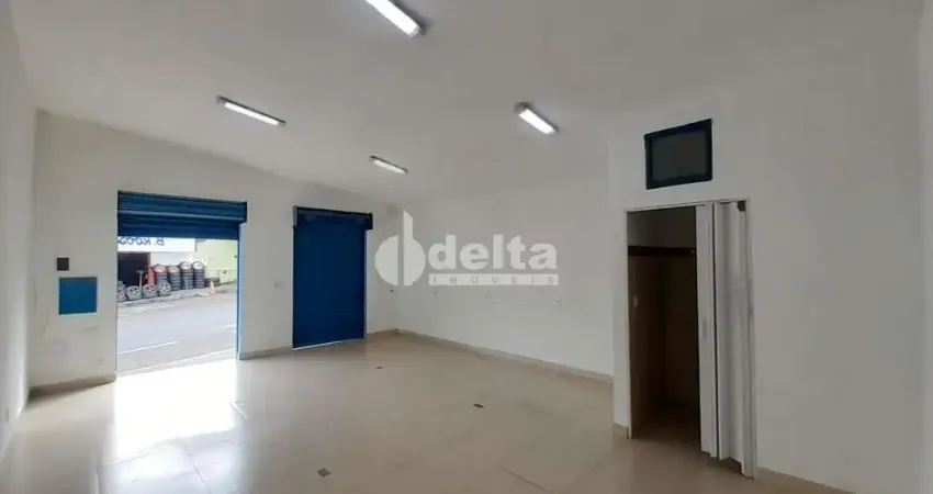 Loja disponível para locação no bairro Presidente Roosevelt em Uberlândia-MG.