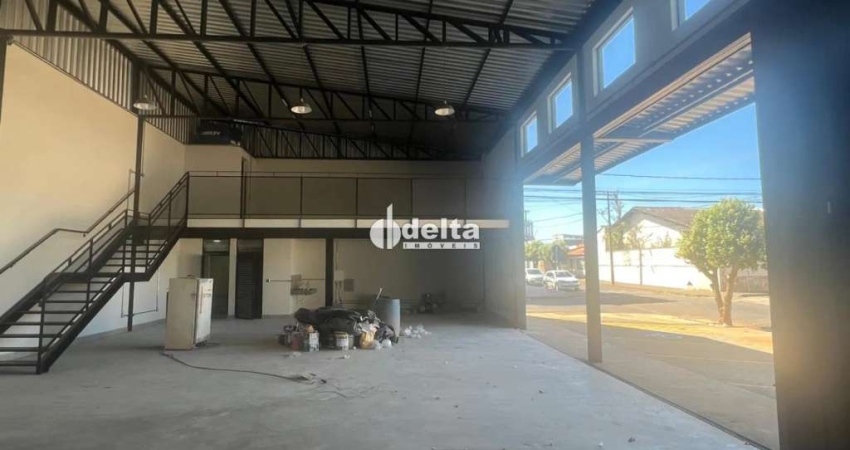 Galpão disponível para locação e venda  no bairro Custódio Pereira em Uberlândia-MG