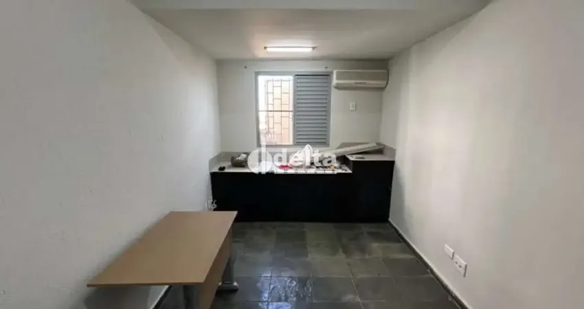 Sala comercial disponível para locação no bairro Cazeca em Uberlândia-MG